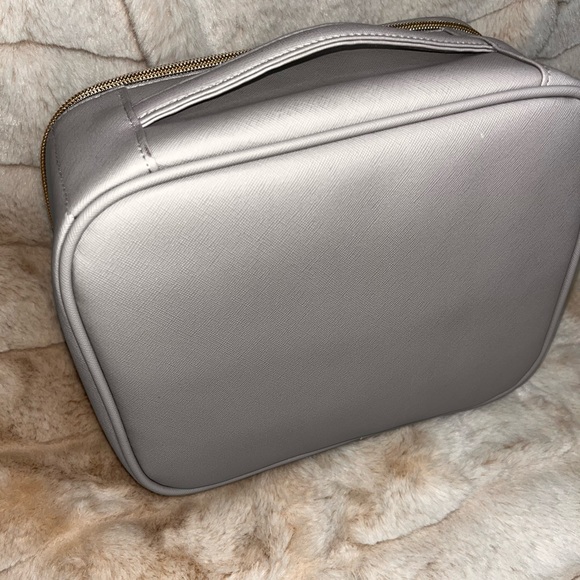 Cilantro make up travel bag in light silver/grey - Picture 7 of 12
